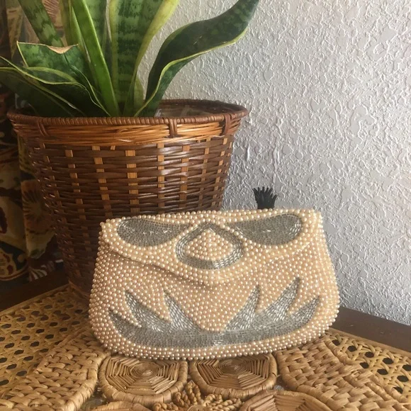 Cream and Silver Satin Beaded Clutch/Purse - Picture 9 of 12